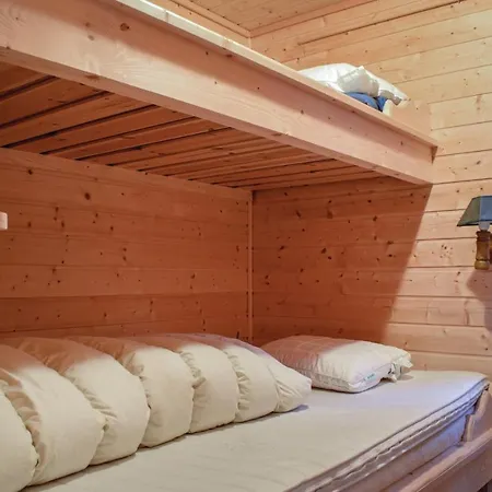 Holiday home Three-bedroom In Aseral