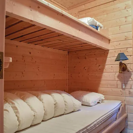 Holiday home Three-bedroom In Aseral